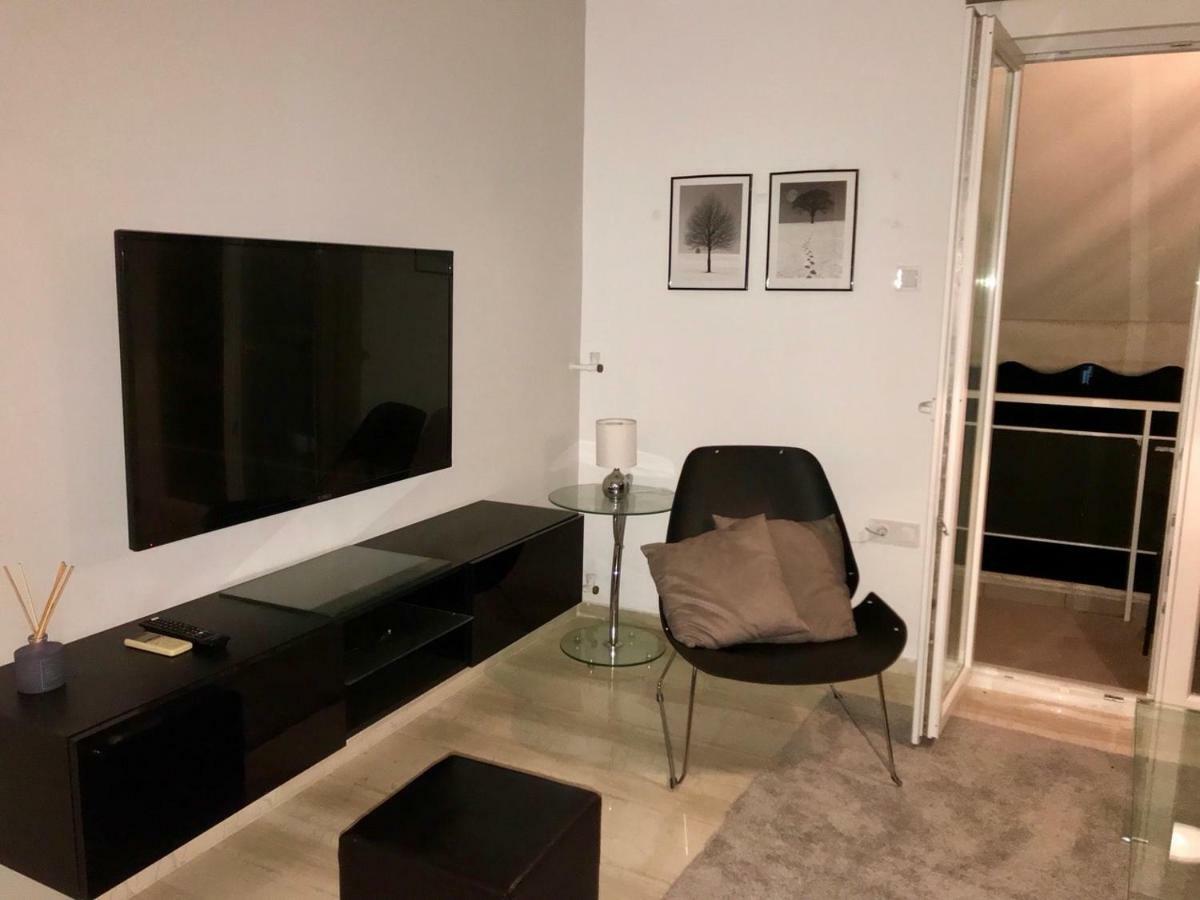 Renovated Minimal Apartment Next To Metro Aten Exteriör bild